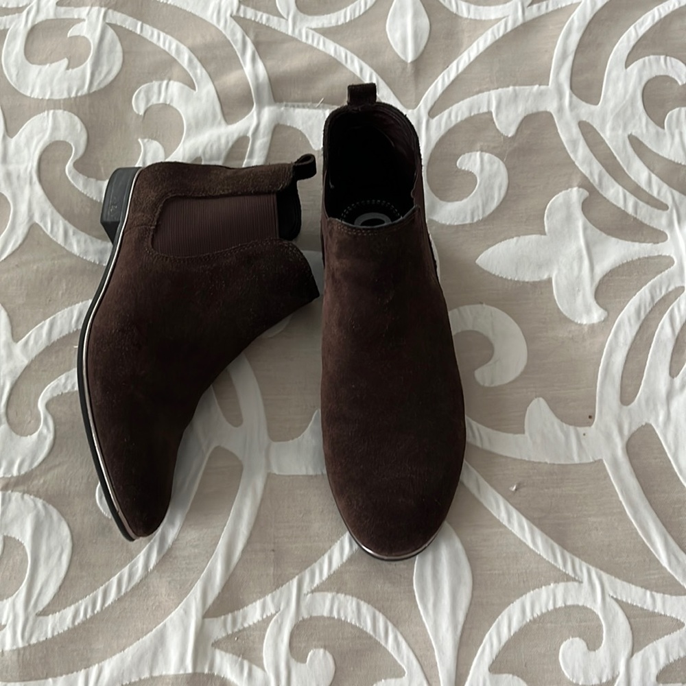 Sam Edelman Circus brown booties. Excellent condition. Brown suede leather.